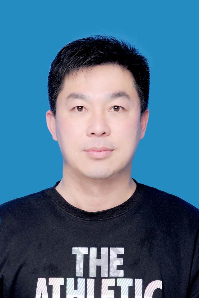 郑士轩照片.jpg